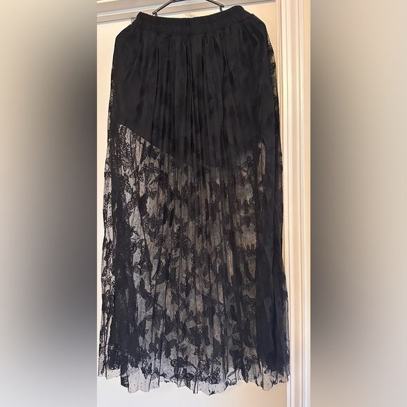 Shein Lune Black Lace Skirt w/ Biker Short Insert. Size L. - Picture 2 of 3